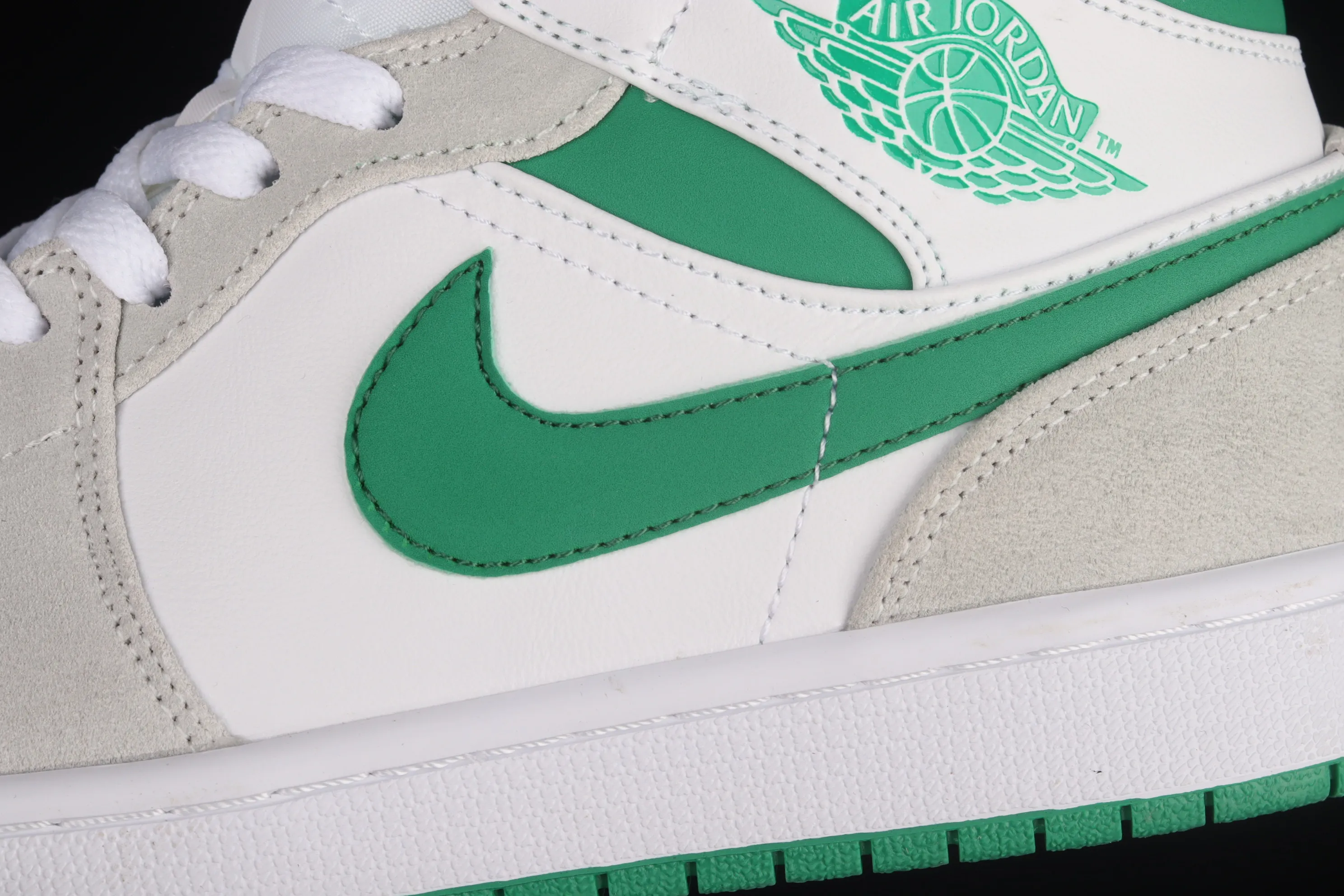 All categories Air Jordan Jordan series basketball shoes Air Jordan 1 Mid Air Jordan 1 Mid AJ1 Joe 1 meter white green mid-top cultural basketball shoes DC9294-103
